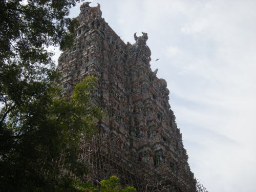 典型的なヒンズー寺院様式
