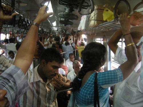 インドの列車のラッシュアワー