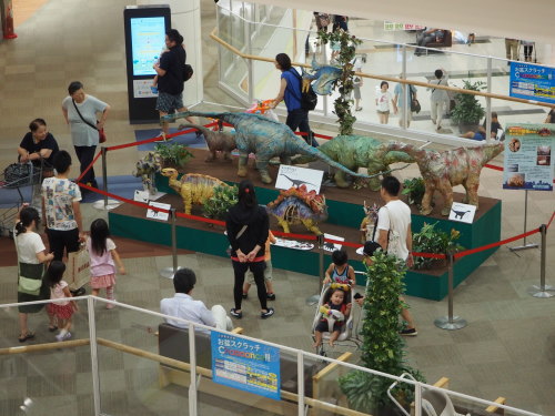 イオンモール八幡東店二階の恐竜たち