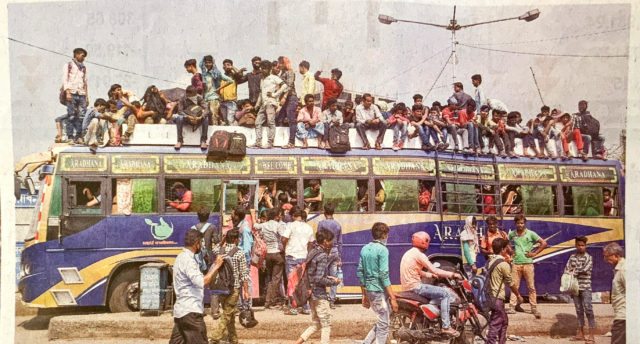 インドのバス