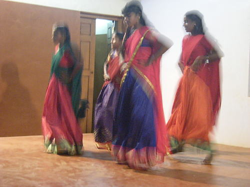 インドの子どもたちの踊り５