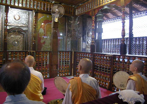 仏歯寺の祭壇
