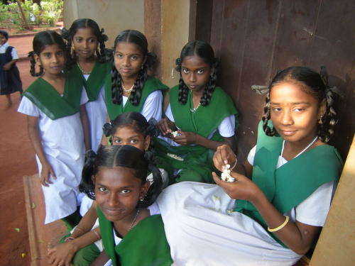 カンニャークマリ　ジオンプラムの可愛い女の子たち