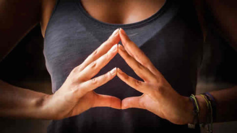 Hakini-mudra